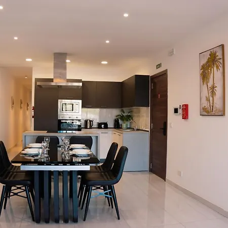 Scenic Modern 3 Bedroom Seaview Apartment St. Paul's Bay Exterior photo