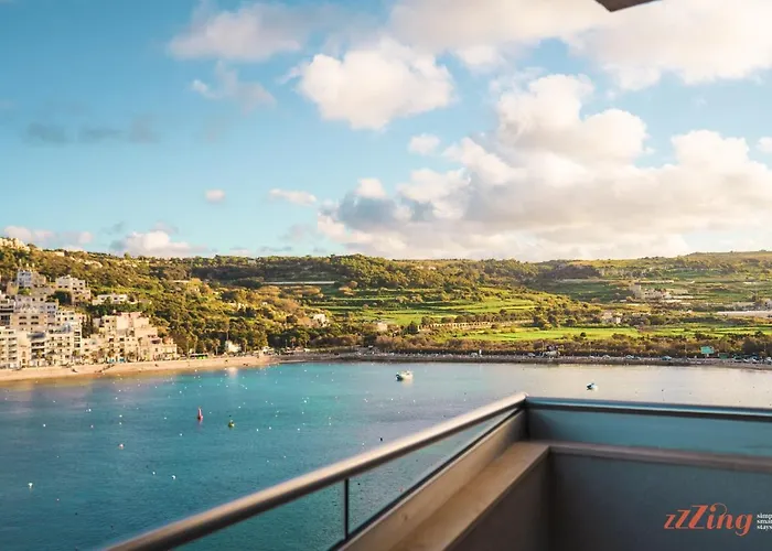 Scenic Modern 3 Bedroom Seaview Apartment