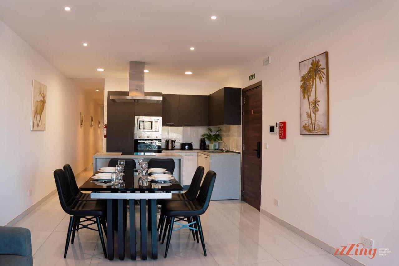 Scenic Modern 3 Bedroom Seaview *