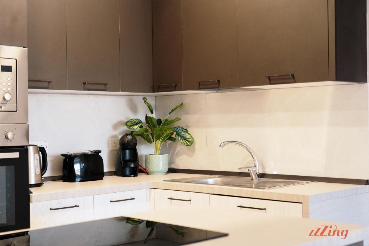 Scenic Modern 3 Bedroom Seaview