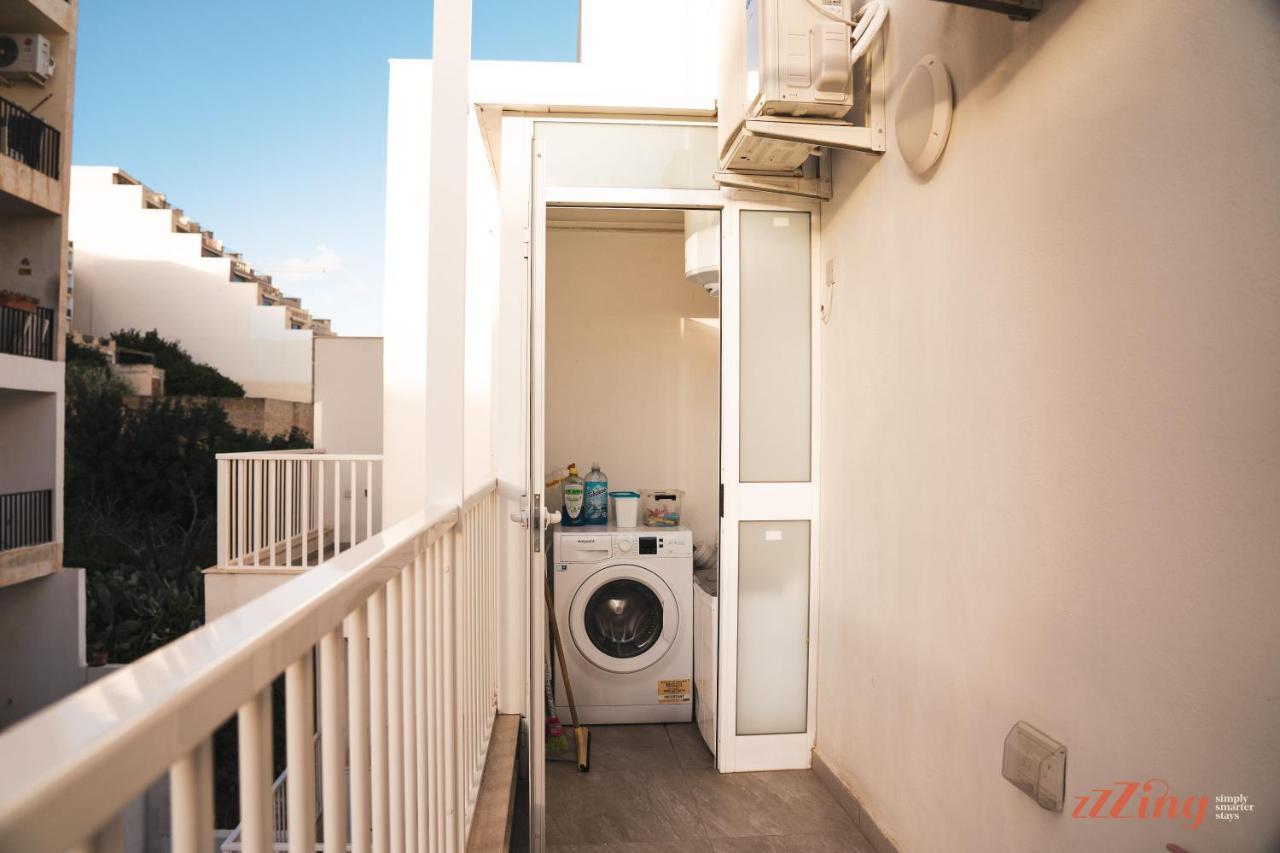 Scenic Modern 3 Bedroom Seaview Apartment *