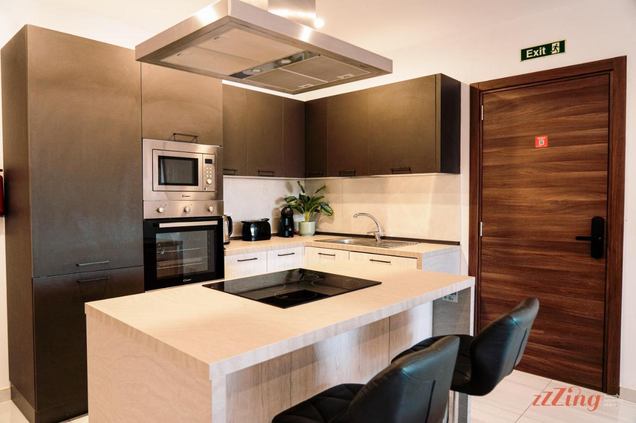 Scenic Modern 3 Bedroom Seaview Apartment